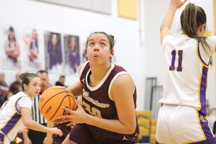 Williamstown turns it on in 2nd half, beats St. Marys 47-31